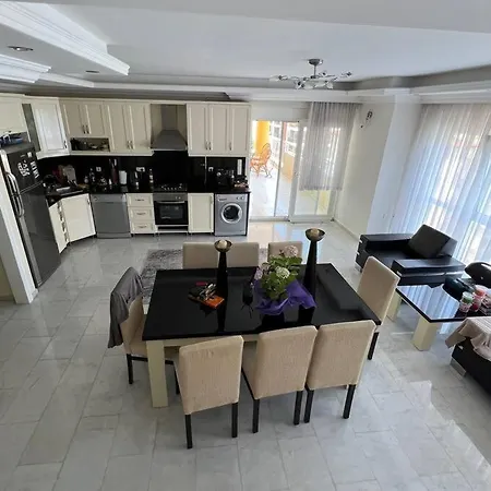 двухэтажный пентхаус с видом на море и горы Appartement Alanya