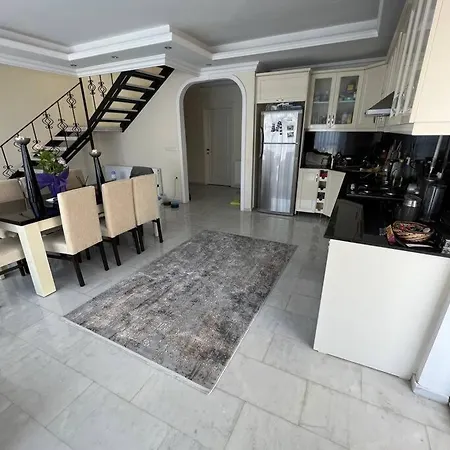 двухэтажный пентхаус с видом на море и горы Appartement